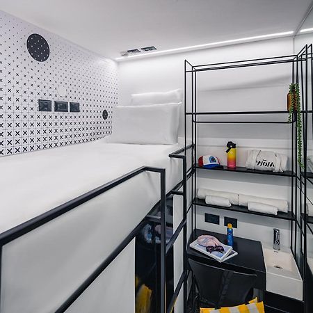 Wom Beach Pod Hotel - A Member Of Brown Hotels เทลอาวีฟ ภายนอก รูปภาพ